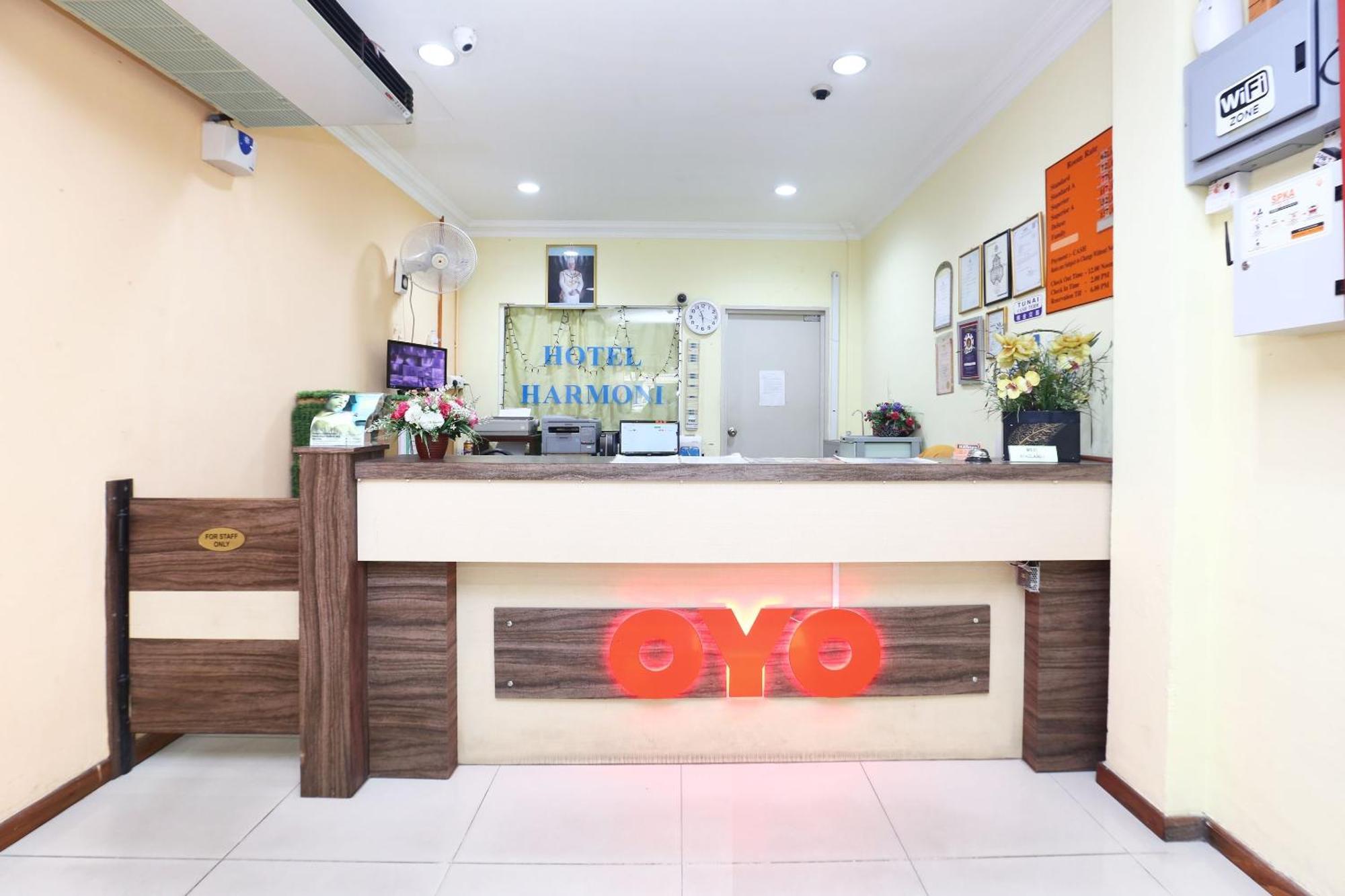 Super Oyo 89651 Harmoni Hotel Кота-Бару Экстерьер фото